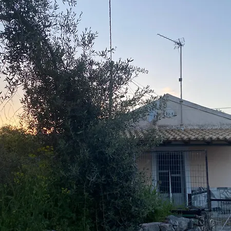 Pouglia Traditional House 公寓